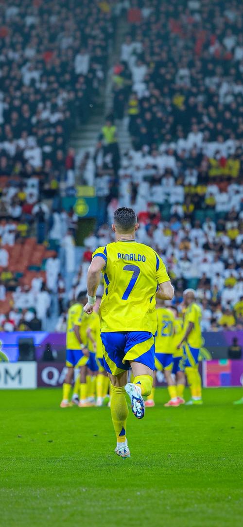 门兴后卫：我真的不是那种轻易倒地的球员，吉拉西明显犯规了（门兴后卫澄清：我不轻易倒地，吉拉西的犯规一目了然）