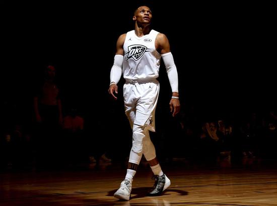 NBA战报：布里奇斯35分，黄蜂118-111加时击败猛龙（布里奇斯轰35分，黄蜂加时118-111险胜猛龙）