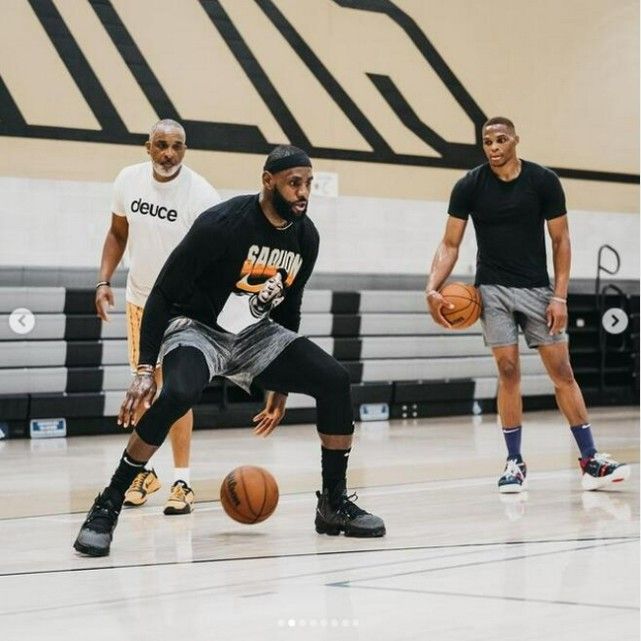 ESPN：斯洛特在利物浦很受欢迎，有人对他被萨拉赫炮轰表示同情（ESPN：斯洛特在利物浦广受好评，有人同情其被萨拉赫抨击）