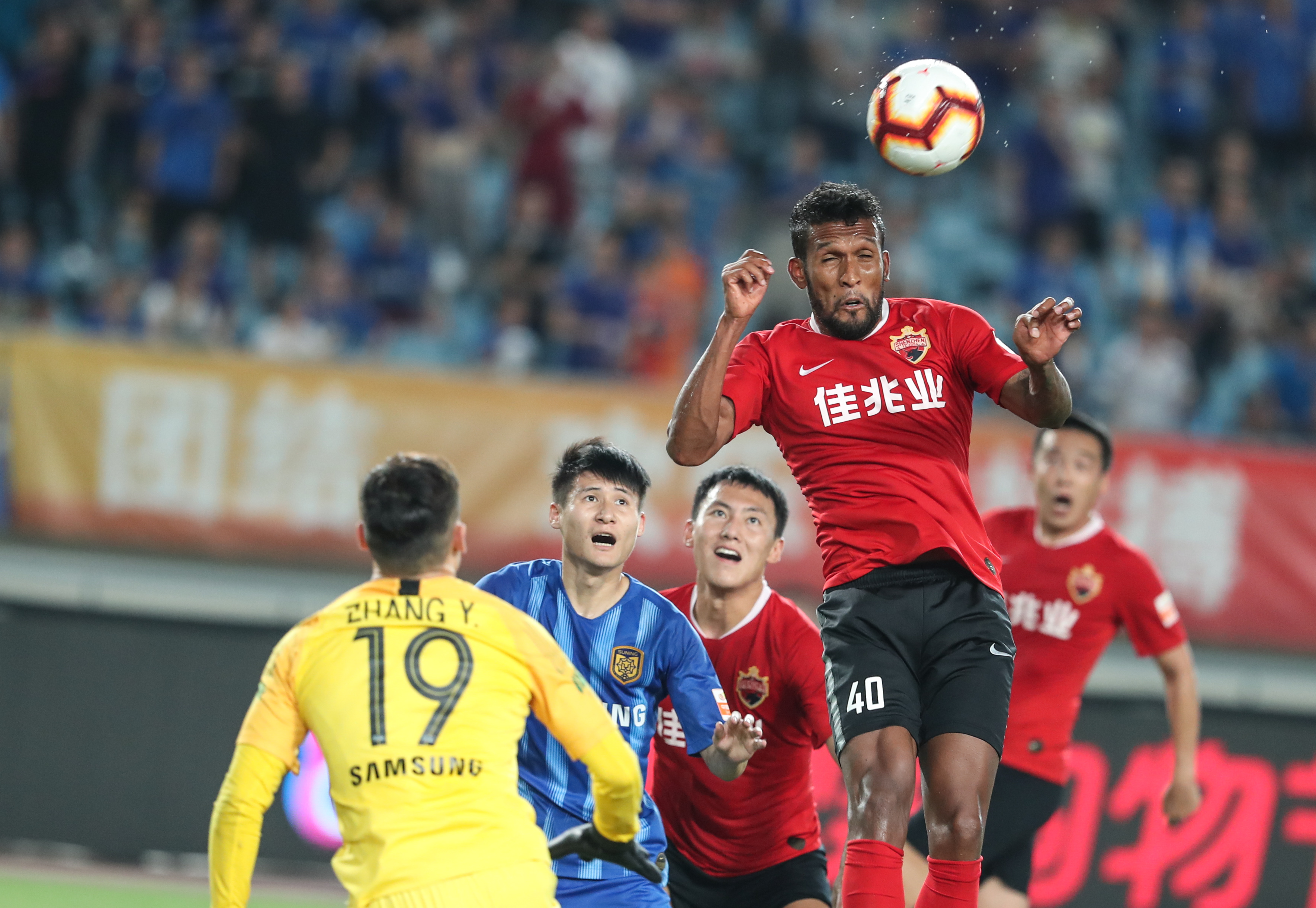 意超杯前瞻：那不勒斯心理处下风，博洛尼亚伤兵满营顾此失彼（意超杯前瞻：那不勒斯心态被动，博洛尼亚伤病缠身难兼顾）