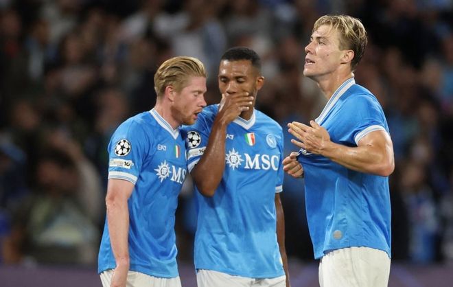 上汽浦东足球场官方：更名为沙特某竞技场的传闻纯属子虚乌有（上汽浦东足球场官方辟谣：更名为沙特某竞技场的说法不属实）