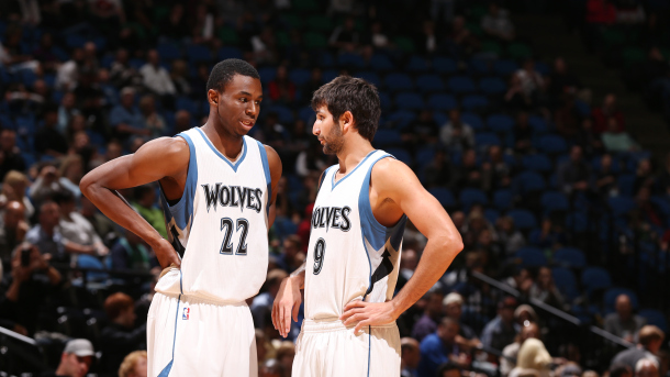 替补给力！冈萨雷斯10+10&正负值+37 加尔扎也两双&狂揽9前场板（替补发力！冈萨雷斯10+10正负值+37，加尔扎两双并抢下9个前场篮板）